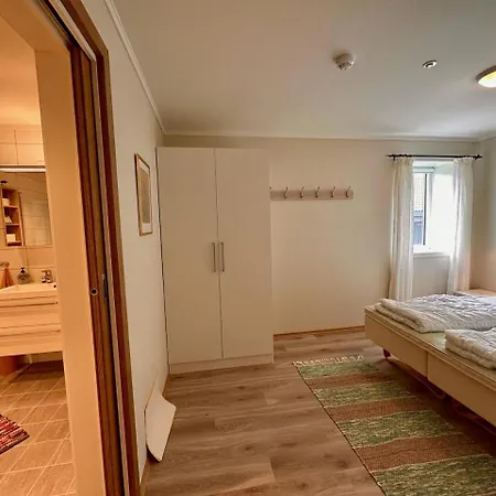 Moderne Med 3 Soverom Og 2 Bad I Sentrum דירה