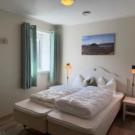 Moderne Med 3 Soverom Og 2 Bad I Sentrum דירה *